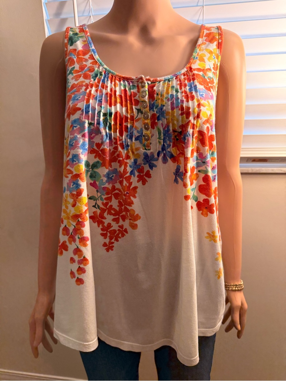 Old Navy Maternity White Floral Pintuck Scoop Neck Tank